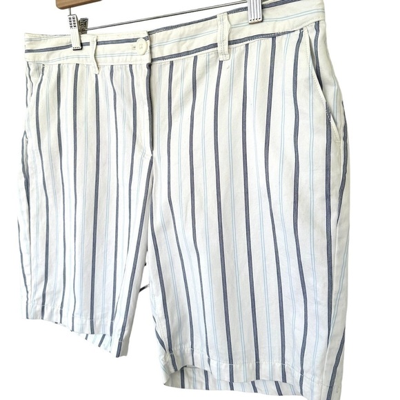 Ann Taylor LOFT striped shorts in 💯 cotton, high waisted - Picture 6 of 14